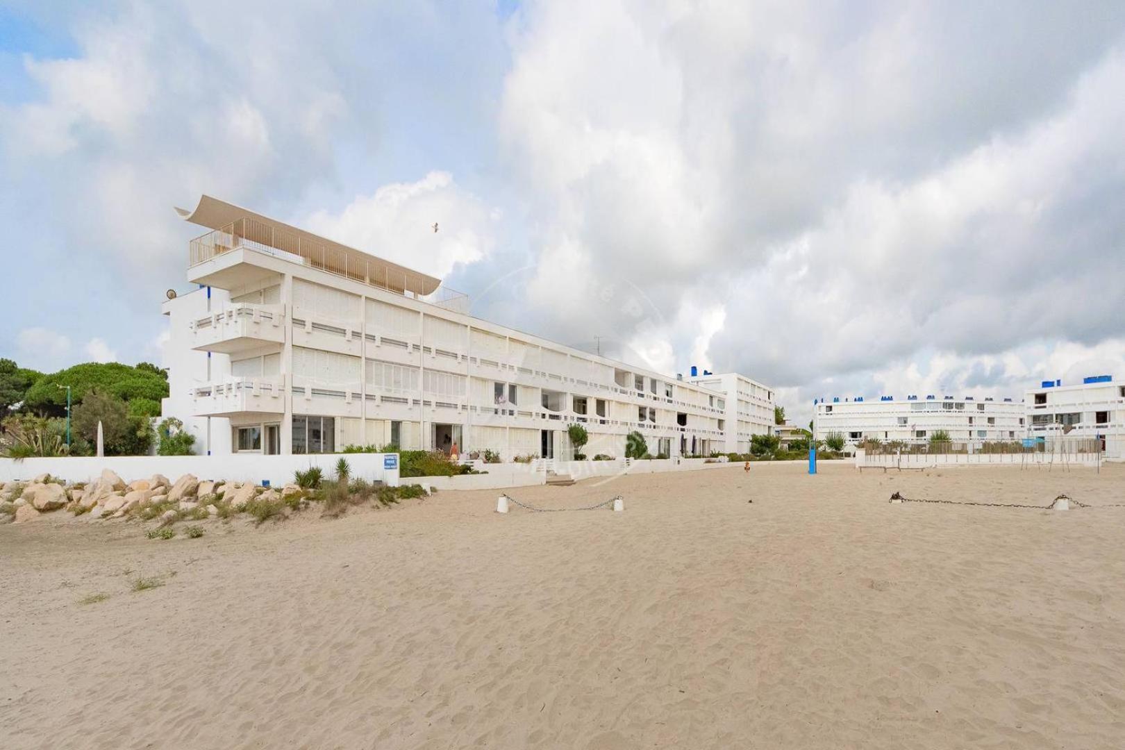 As17378 - P4 Dans Une Residence Sur La Plage Avec Vue Mer Et Piscine Le Grau-du-Roi Exteriör bild